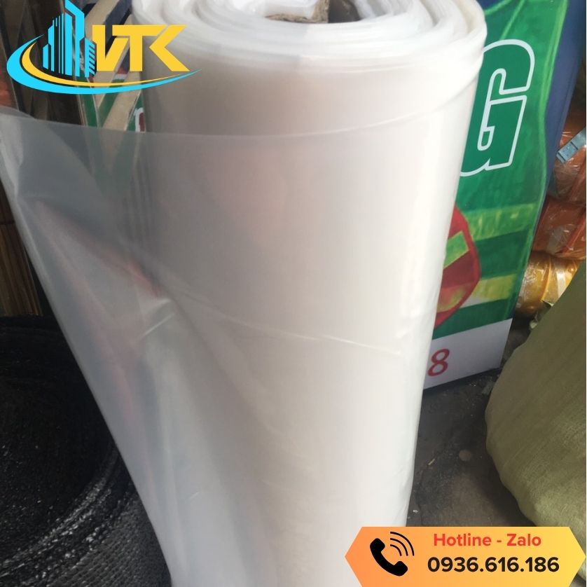 Cuộn nilon lót sàn đổ bê tông màu trắng
