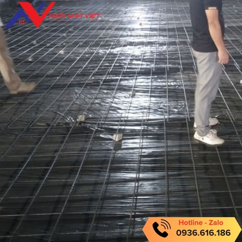 Nilon lót sàn thường được sử dụng kèm con kê bê tông Nilon lót sàn thường được sử dụng kèm con kê bê tông