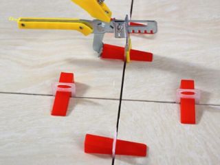 So sánh hiệu quả dùng ke cân bằng gạch và không sử dụng